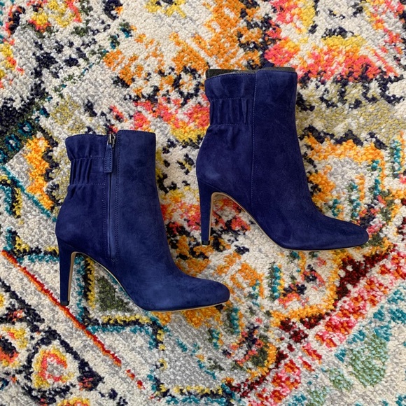 Nine West Navy booties - Picture 1 of 4